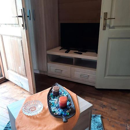 Mali Raj Apartmani Цетине Екстериор снимка