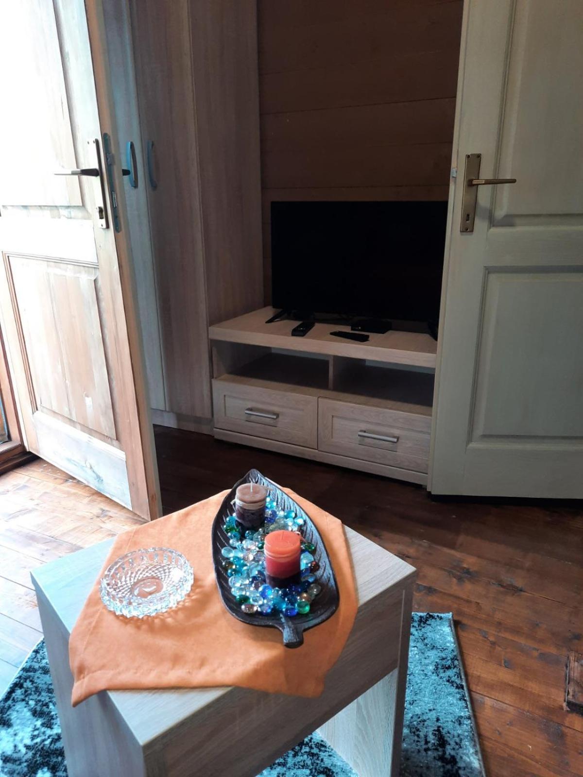 Mali Raj Apartmani Цетине Екстериор снимка