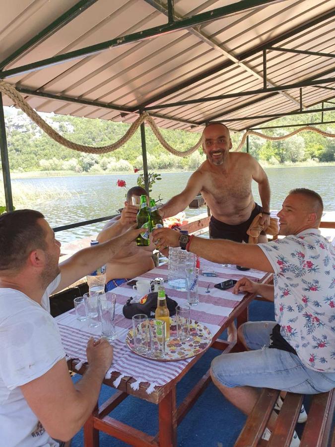 Mali Raj Apartmani Цетине Екстериор снимка