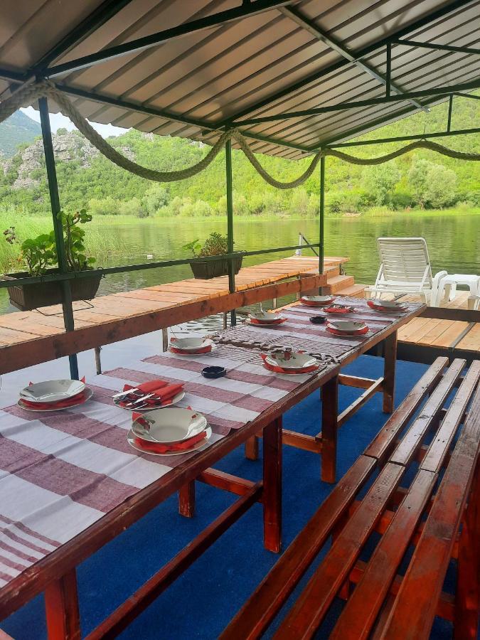 Mali Raj Apartmani Цетине Екстериор снимка